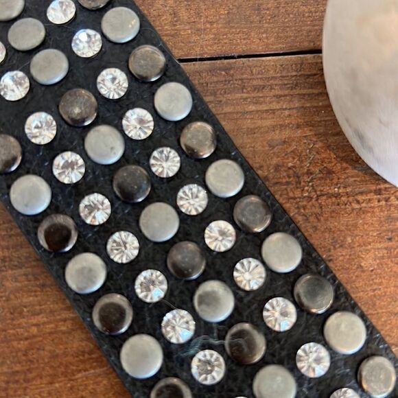 Cuff Bracelet    - Picture 3 of 7